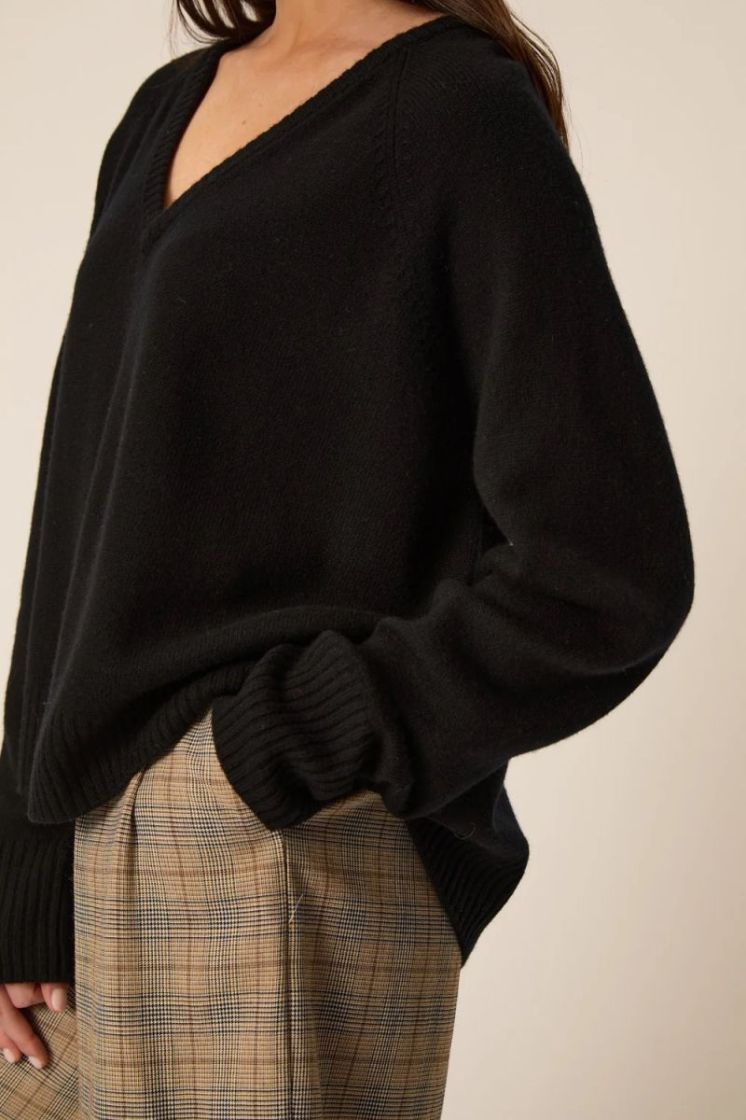 ARILOU NOIR 09000